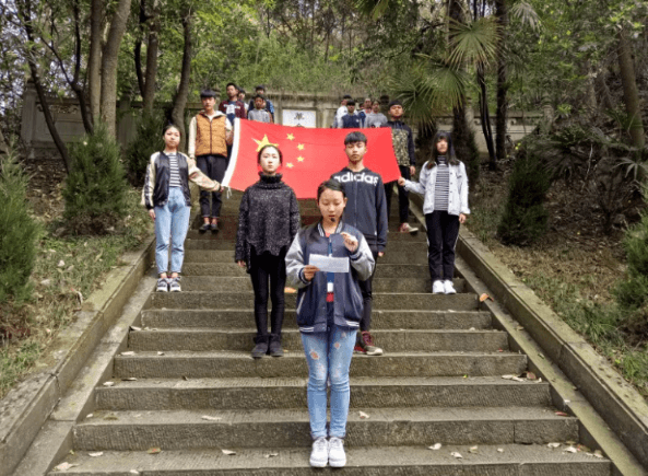 重庆人文高中学校教学模式